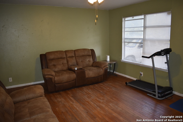 Listing photo id 5 for 330 Orchard  