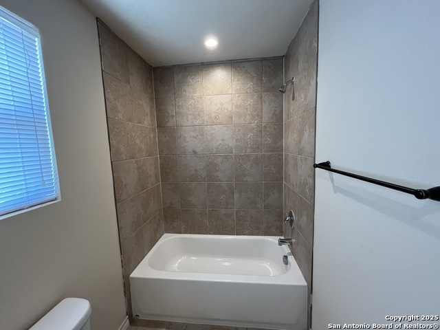 Image 28 of 29 For 6019 Karly Way  101