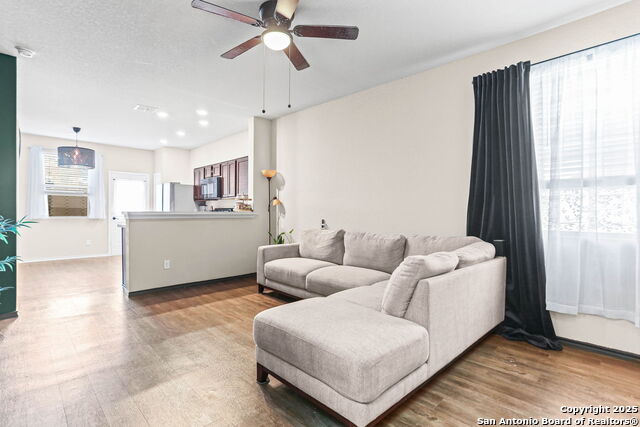 Image 5 of 17 For 10519 Green Rock Dr