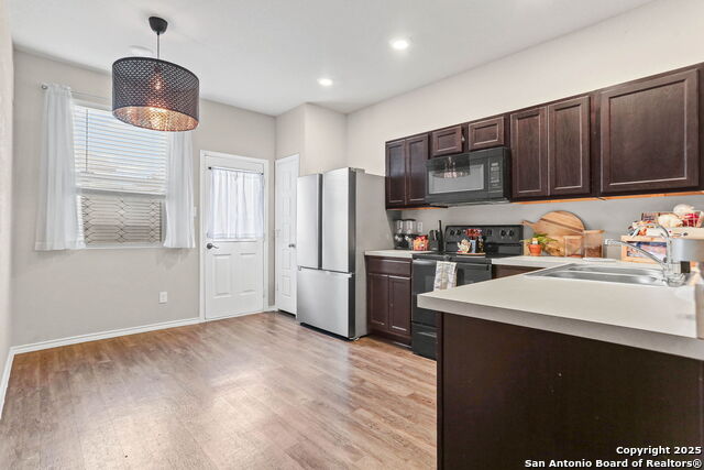 Image 6 of 17 For 10519 Green Rock Dr