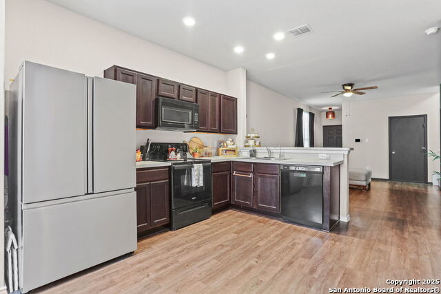 Image 7 of 17 For 10519 Green Rock Dr