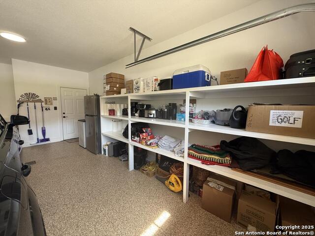 Listing photo id 21 for 2009 Athens Ave.