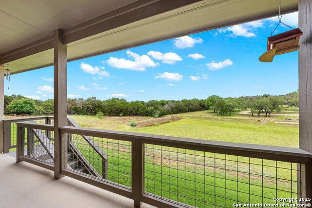 Listing photo id 22 for 2009 Athens Ave.