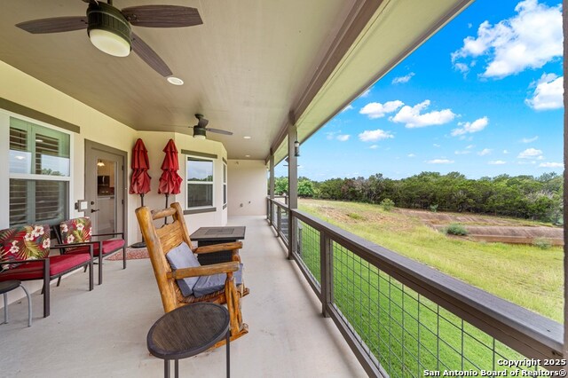 Listing photo id 23 for 2009 Athens Ave.