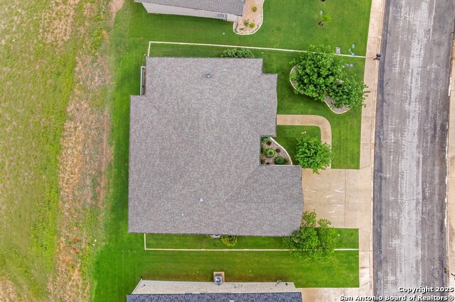 Listing photo id 27 for 2009 Athens Ave.