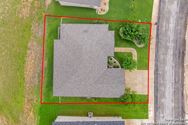 Listing photo id 28 for 2009 Athens Ave.