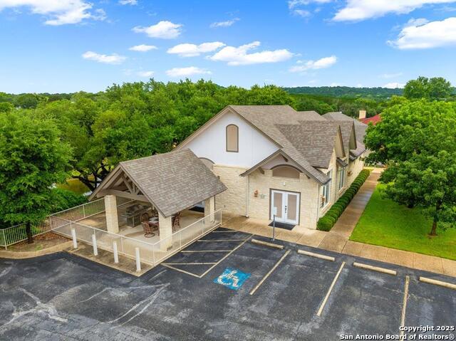 Listing photo id 31 for 2009 Athens Ave.