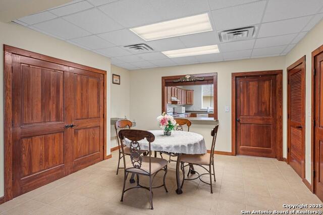 Listing photo id 36 for 2009 Athens Ave.