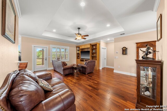 Listing photo id 4 for 2009 Athens Ave.