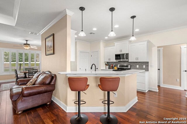 Listing photo id 6 for 2009 Athens Ave.