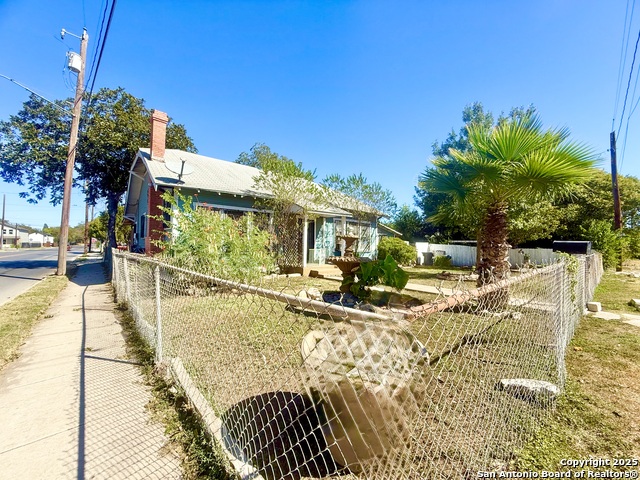 Image 6 of 11 For 1301 Denver  