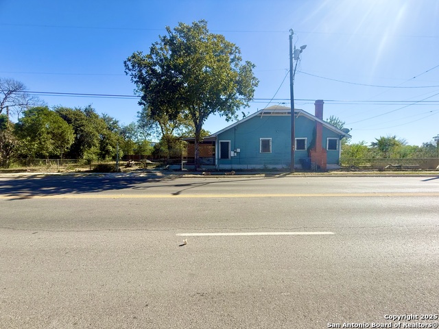 Image 8 of 11 For 1301 Denver  