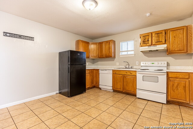 Image 8 of 29 For 6721 Brothers