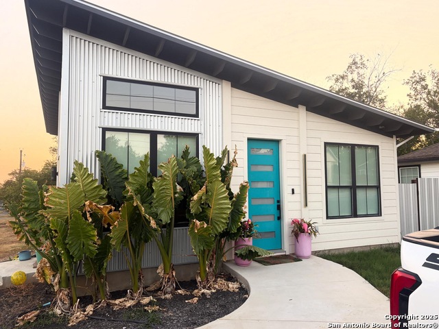 Details for 1007 3rd  , Floresville, TX 78114
