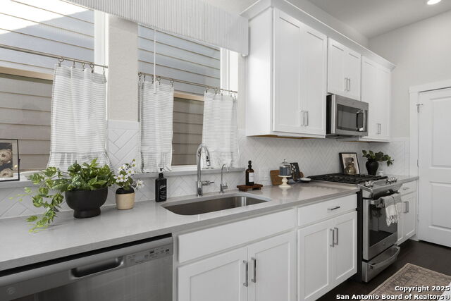 Listing photo id 10 for 5843 Whitby Unit 44