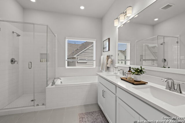 Listing photo id 14 for 5843 Whitby Unit 44