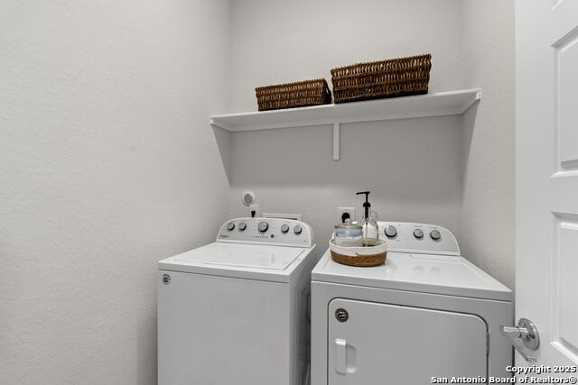 Listing photo id 26 for 5843 Whitby Unit 44