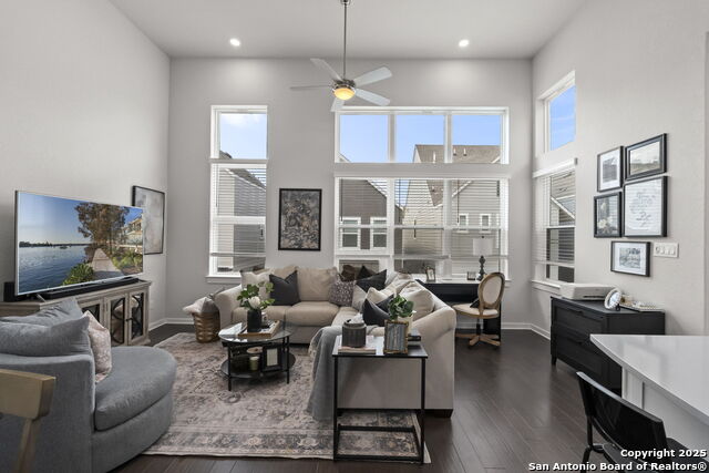 Listing photo id 4 for 5843 Whitby Unit 44