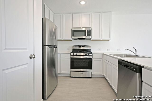 Image 5 of 20 For 11806 Bluebell