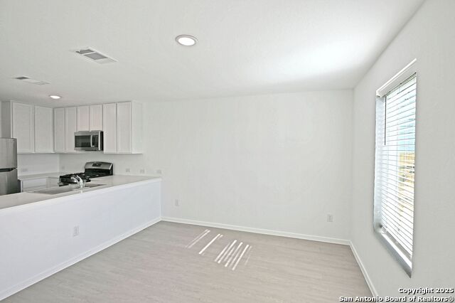 Image 8 of 20 For 11806 Bluebell