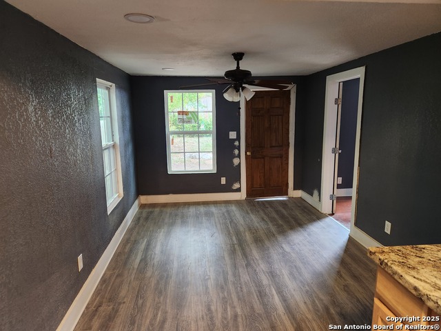 Image 12 of 24 For 253 Carroll Ave Sw