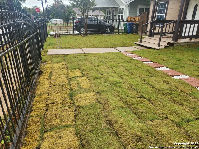 Image 2 of 24 For 253 Carroll Ave Sw