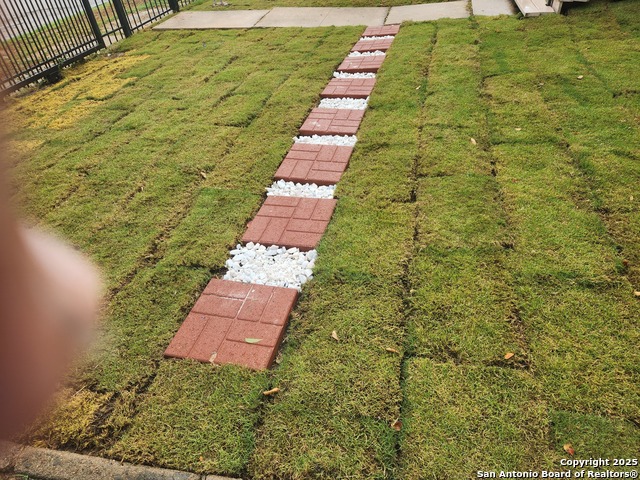 Image 3 of 24 For 253 Carroll Ave Sw