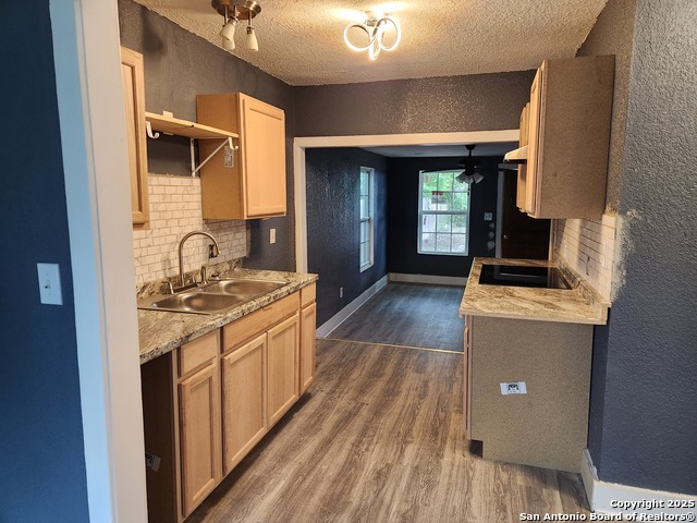 Image 6 of 24 For 253 Carroll Ave Sw