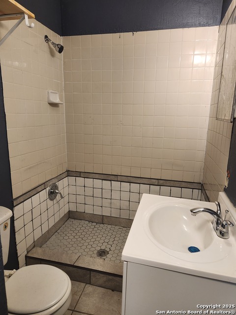 Image 7 of 24 For 253 Carroll Ave Sw