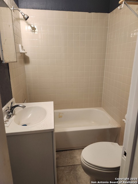 Image 8 of 24 For 253 Carroll Ave Sw