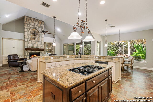 Listing photo id 11 for 27643 Oak Brook Way