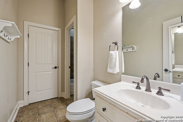 Listing photo id 26 for 27643 Oak Brook Way