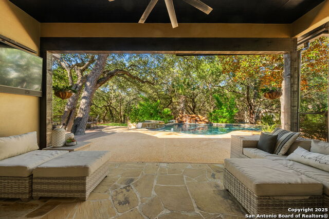 Listing photo id 30 for 27643 Oak Brook Way