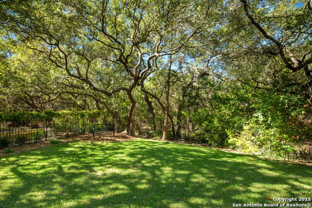 Listing photo id 35 for 27643 Oak Brook Way