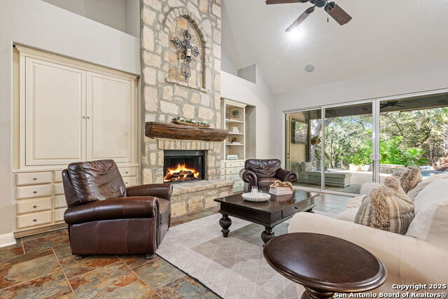 Listing photo id 6 for 27643 Oak Brook Way