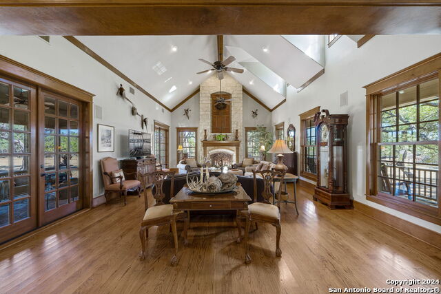 Listing photo id 8 for 1420 Waterstone