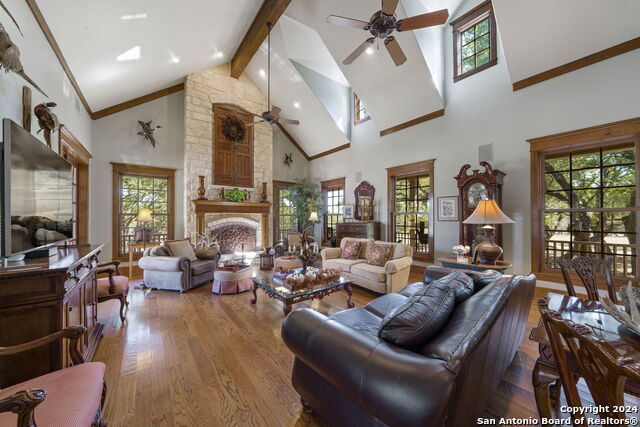 Listing photo id 10 for 1420 Waterstone