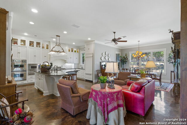 Listing photo id 11 for 1420 Waterstone