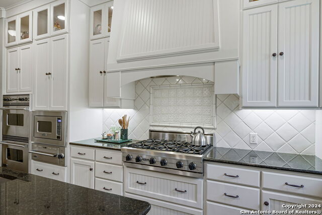 Listing photo id 14 for 1420 Waterstone