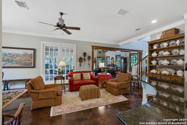 Listing photo id 17 for 1420 Waterstone