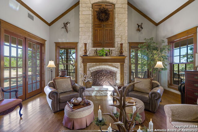 Listing photo id 0 for 1420 Waterstone