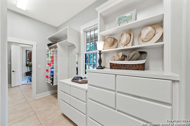 Listing photo id 29 for 1420 Waterstone