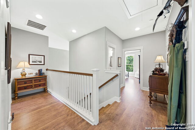 Listing photo id 30 for 1420 Waterstone