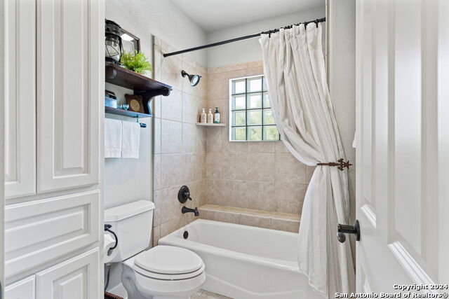 Listing photo id 33 for 1420 Waterstone