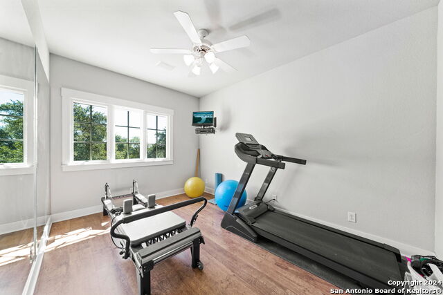 Listing photo id 35 for 1420 Waterstone