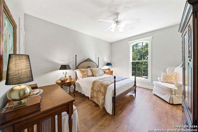 Listing photo id 36 for 1420 Waterstone