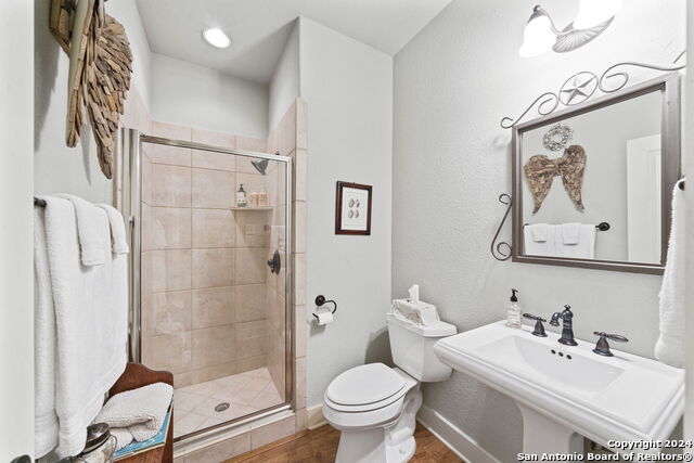 Listing photo id 37 for 1420 Waterstone