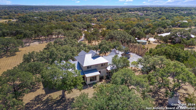 Listing photo id 50 for 1420 Waterstone