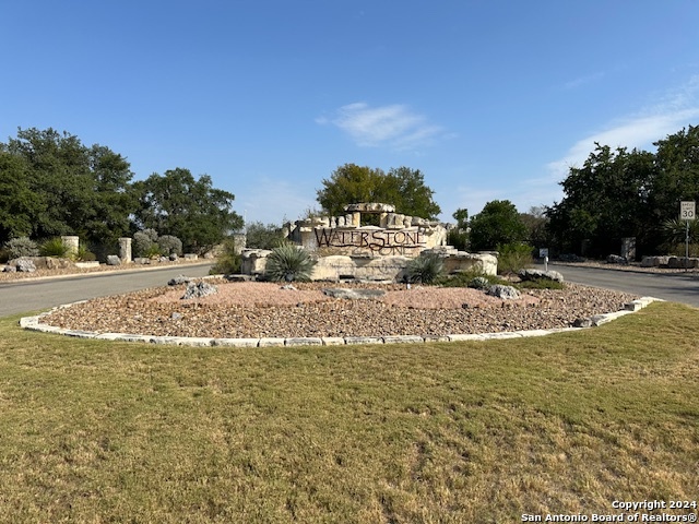 Listing photo id 53 for 1420 Waterstone