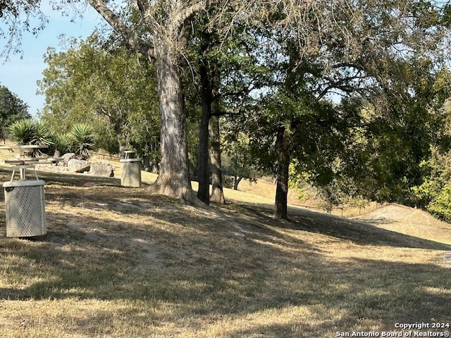 Listing photo id 56 for 1420 Waterstone